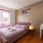 펜션 Pet Friendly In With Wifi Pridraga
