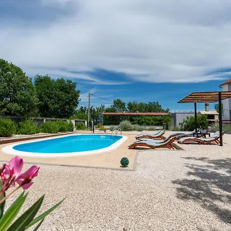 Ferienhaus Lovely In