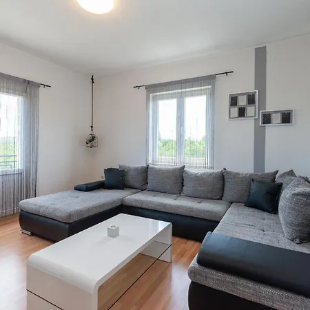 Pet Friendly In With Wifi Сasa de vacaciones