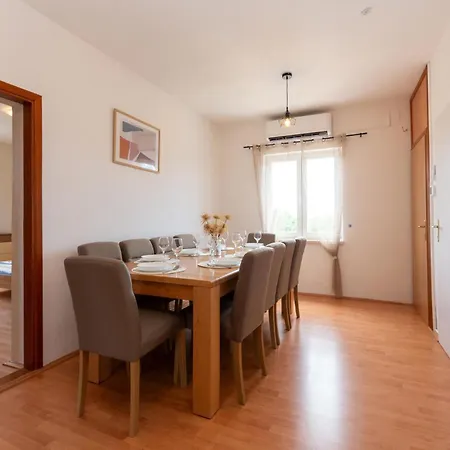 Сasa de vacaciones Pet Friendly In With Wifi Pridraga