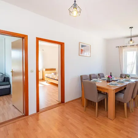 Сasa de vacaciones Pet Friendly In With Wifi Pridraga