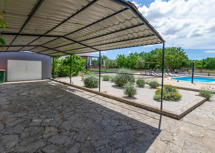 Pet Friendly In With Wifi Hébergement de vacances Pridraga
